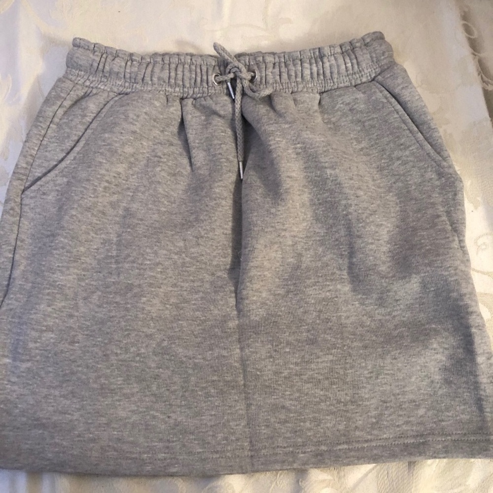 Pretty Little Thing sweat skirt